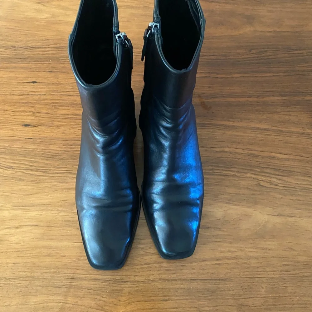 Massimo Dutti Black Leather Ankle Boots